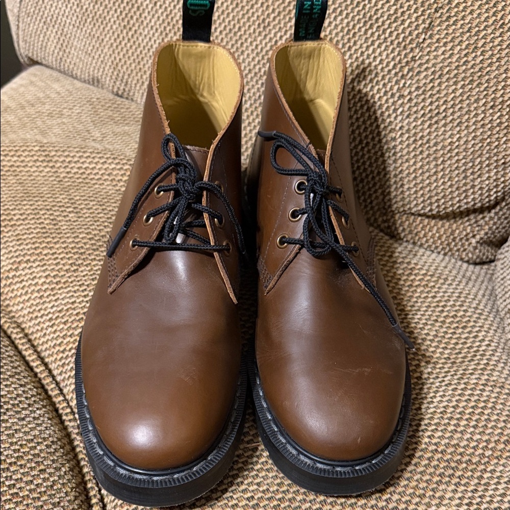 Men's Brown Leather solovair boots